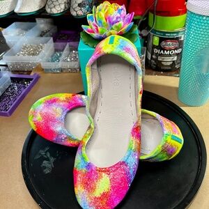 NIB custom neon spraypaint Tieks